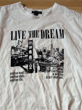 Charlotte Russe White Graphic 'Live The Dream' Short Sleeve Tee